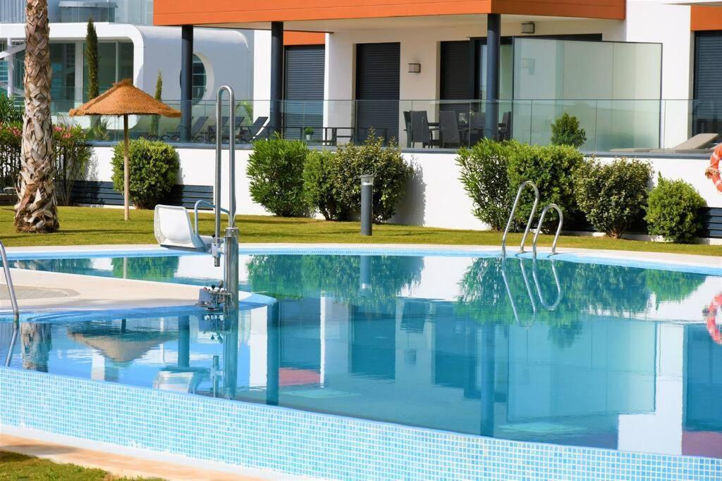 Casa Kerr - Luxury Apt - Sleeps 9 - Los Boliches Lejlighed Málaga Eksteriør billede