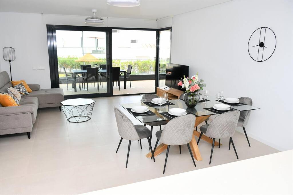 Casa Kerr - Luxury Apt - Sleeps 9 - Los Boliches Lejlighed Málaga Eksteriør billede