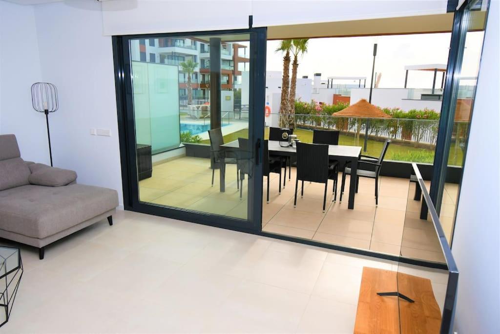 Casa Kerr - Luxury Apt - Sleeps 9 - Los Boliches Lejlighed Málaga Eksteriør billede