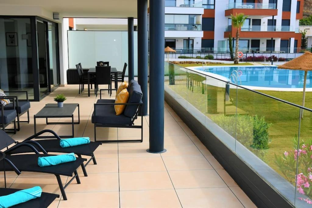 Casa Kerr - Luxury Apt - Sleeps 9 - Los Boliches Lejlighed Málaga Eksteriør billede